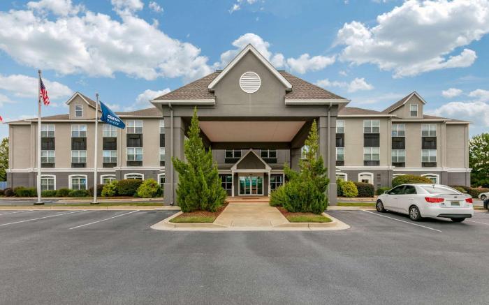 Clarion Pointe Columbus-Bradley Park