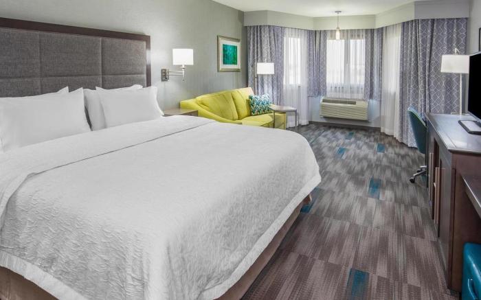 Hampton Inn Monterey