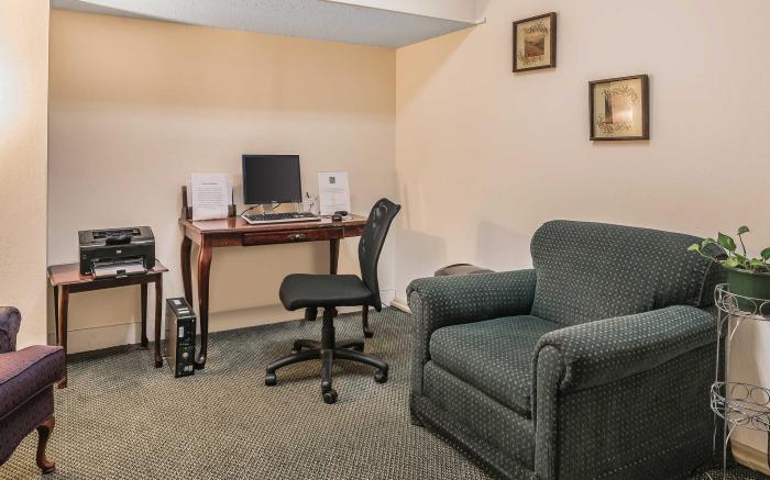 Quality Inn & Suites Albany Airport