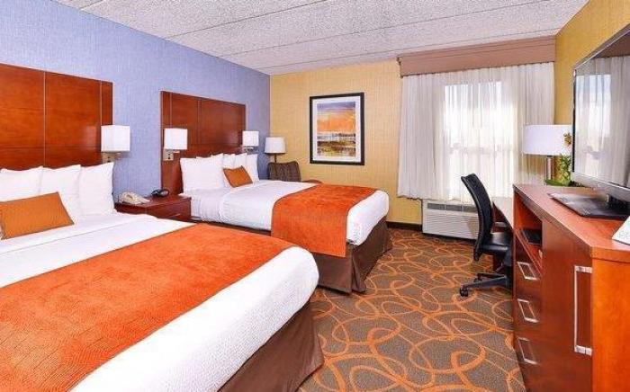 Best Western Plus Fresno Airport Hotel