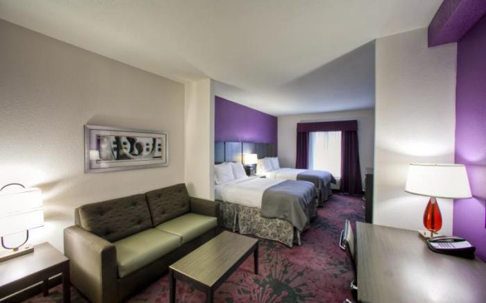 Holiday Inn Express & Suites Cleveland/Westlake By IHG