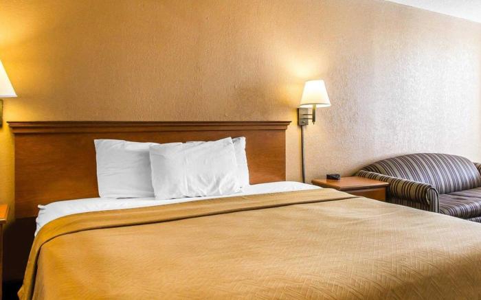 Econo Lodge Inn & Suites Near Bricktown