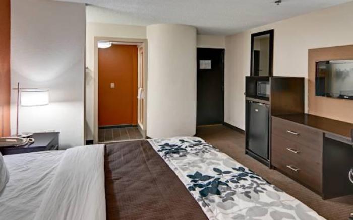 Clarion Inn & Suites DFW North