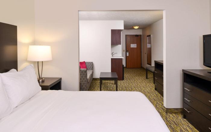 Holiday Inn Express Hotel & Suites Omaha West By IHG