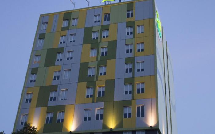 Zest Jemursari by Swiss-Belhotel International