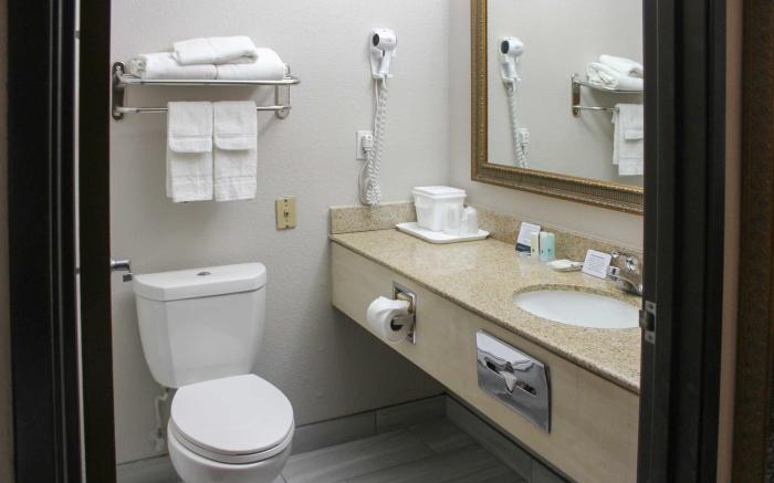 Comfort Suites Austin Airport