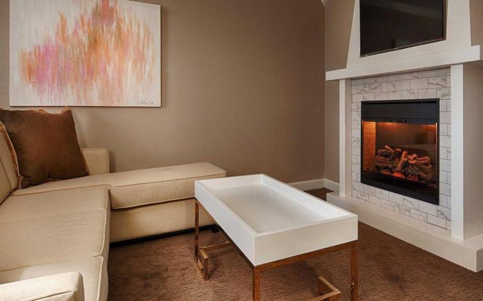 The Burgundy Hotel, Tapestry Collection by Hilton