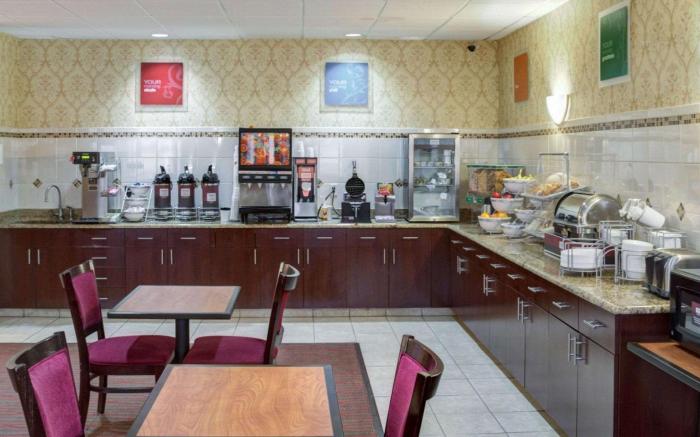 Comfort Suites Omaha Northwest