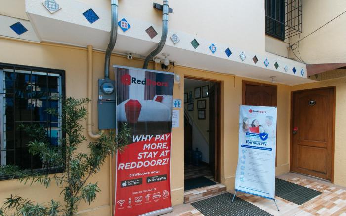 RedDoorz near PNR Espana Station