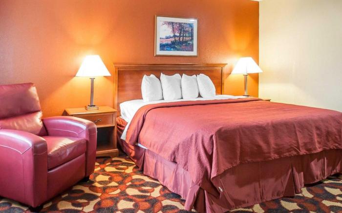 Quality Inn & Suites Kansas City I-435N Near Sports Complex