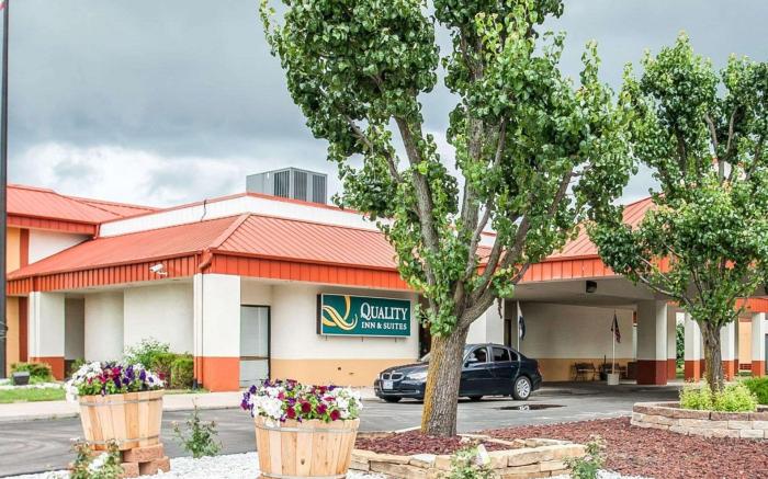 Quality Inn & Suites Kansas City I-435N Near Sports Complex
