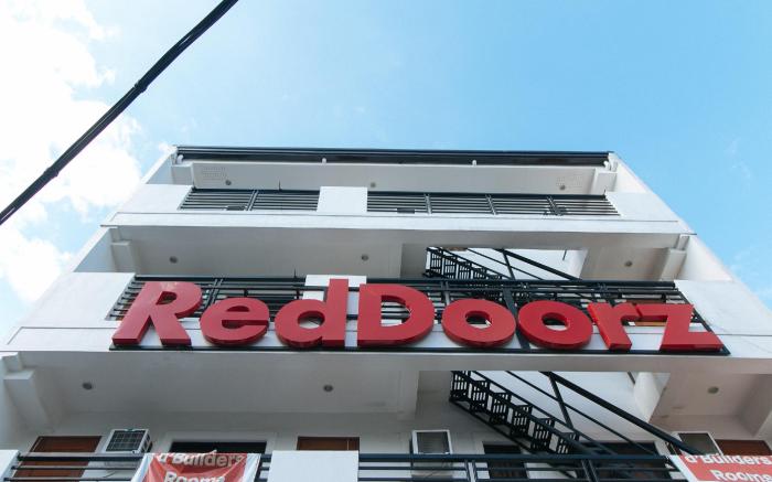 RedDoorz @ DBuilders Rooms Bangkal Makati