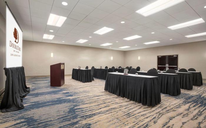 DoubleTree by Hilton Hotel Dallas - DFW Airport North