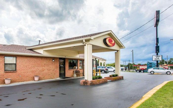 Econo Lodge North