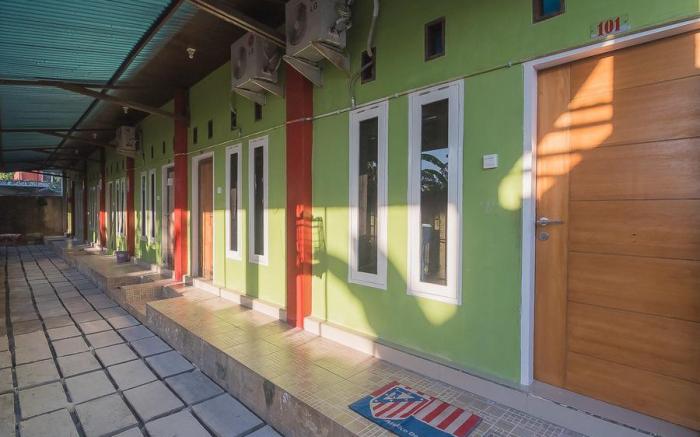 RedDoorz near Lapangan Tenis Balikpapan