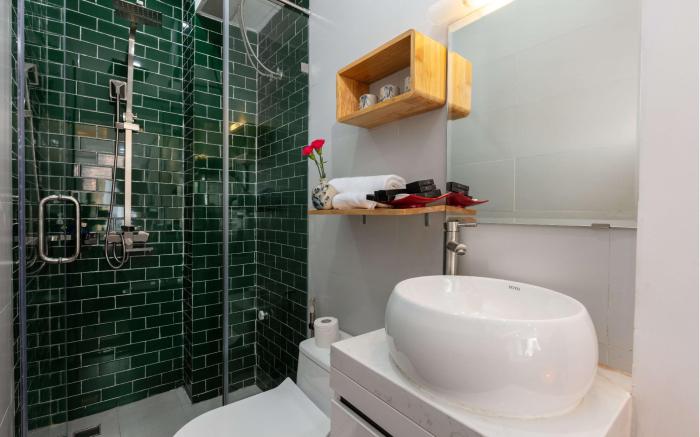 Hanoi Lullaby Hotel & Travel