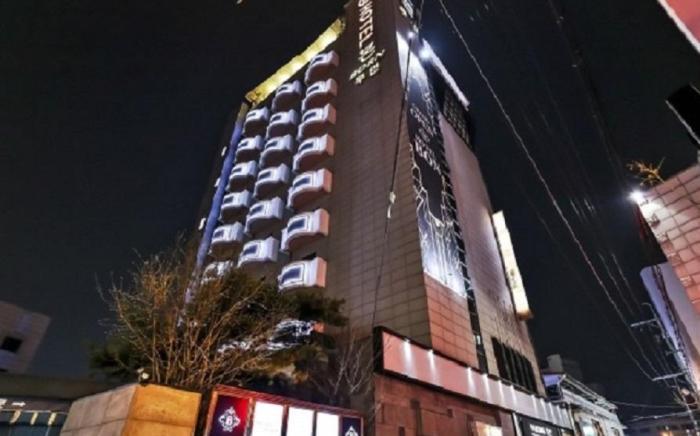 Cheongju Born Hotel