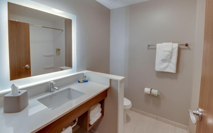 Holiday Inn Express & Suites Union City By IHG