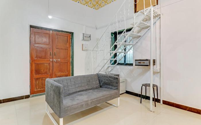 OYO 23160 Designed 2BHK Parra