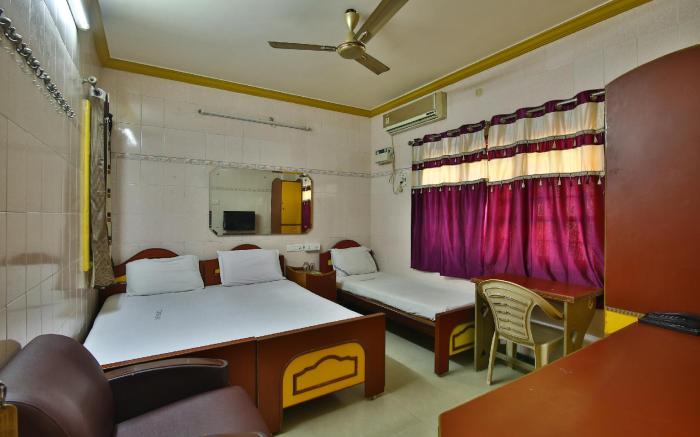 SPOT ON 49855 Charminar Residency