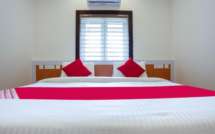 OYO 42688   Adora Hotel Fathima Palace