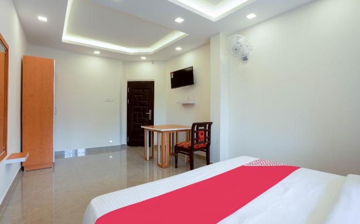 OYO 42688   Adora Hotel Fathima Palace