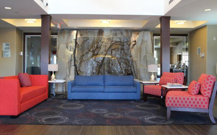 Holiday Inn Express & Suites Riverport Richmond By IHG