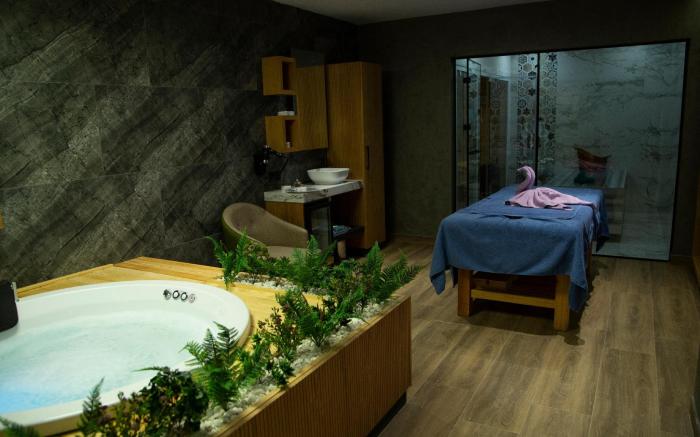 Mayi Hotel 