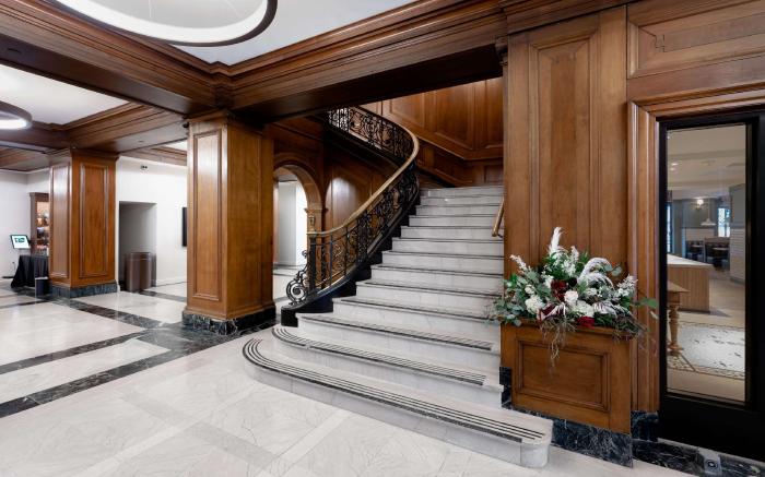 Hotel Fort Des Moines, Curio Collection by Hilton