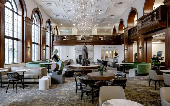 Hotel Fort Des Moines, Curio Collection by Hilton