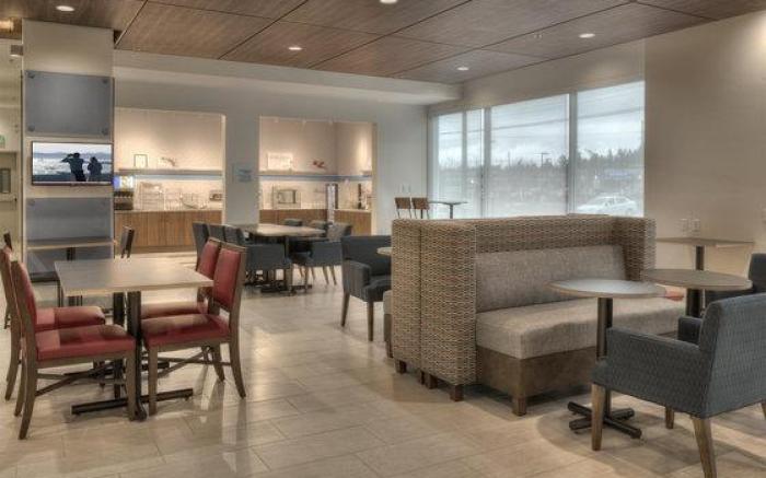 Holiday Inn Express & Suites Victoria-Colwood By IHG
