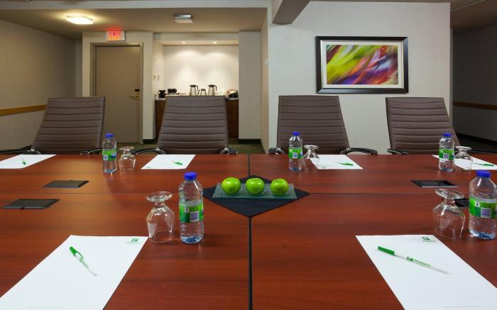 Holiday Inn Burlington Conference Centre By IHG