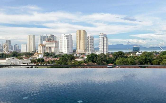 The White, 2 BR Cityview @Tropicana 218 Macalister