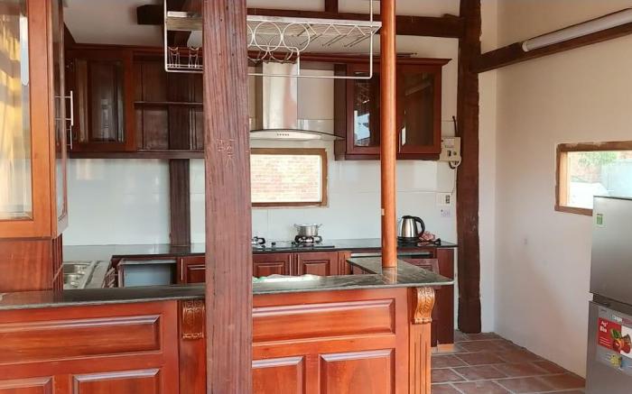 CocoPalm Villa 2 near Beach - Orange Room