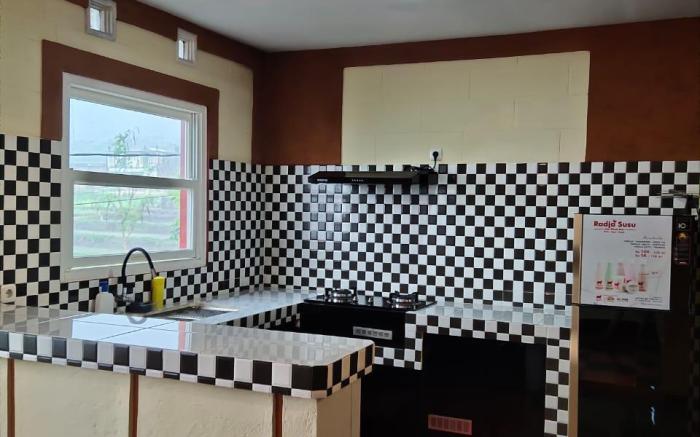 Bening Homestay bersih murah 4 kamar 3 kamar mandi