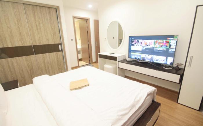 *BOM HOMESTAY*-VINHOMES METROPOLIS- 2BR- LUXURYAPT