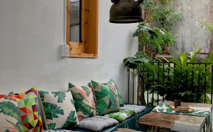 Stylish room with garden and pool (Palm-leaf room)