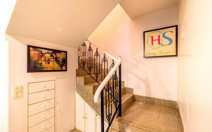 Dazzling 4 BHK bunglow near Film City Goregaon 