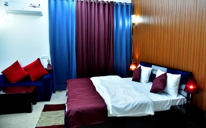 NOOK INN & SUITES - Place to Stay, Relax and Party