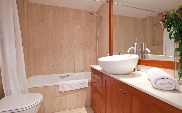 Attic Apartment in Bonanova with Private Terrace