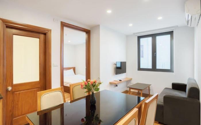 LAKESIDE ✯MODERN 2 BR ✯SUPER BUDGET ✯CENTRAL HANOI