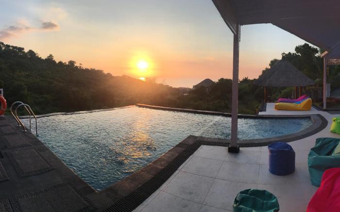 Villa Rumah Senja Temukus Lovina Bali Sunset View