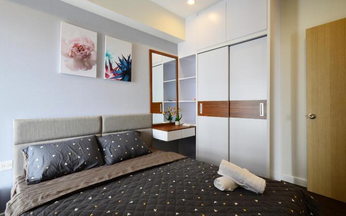 Spacious Saigon - Infinyty Pool and Gym - 3BRs