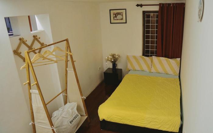 Hanoi Old Quarter- La Place 1980s the series