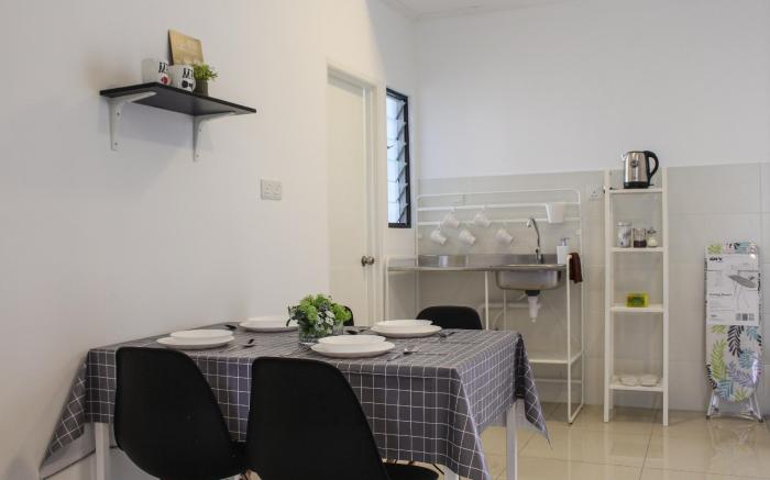 Prestige Sky 3BR (B10-1) | Balcony | Astro & WIFI