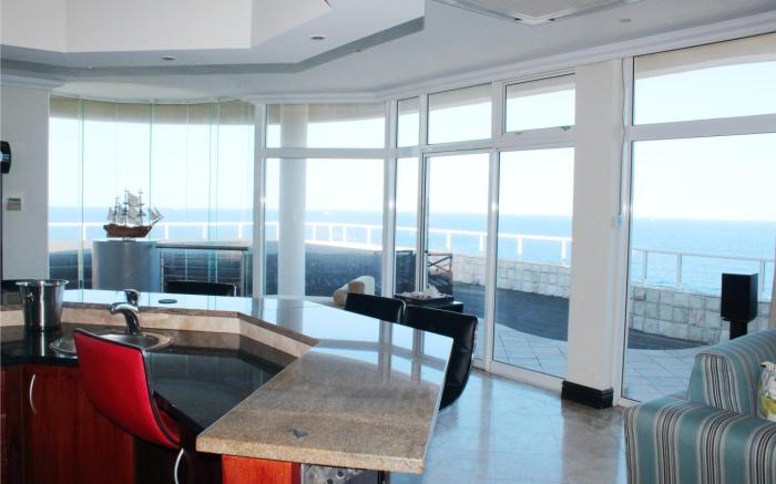 Beautiful Penthouse with spectacular seaviews