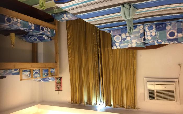 Hope-Inn- House (  7 minutes walk from the beach)