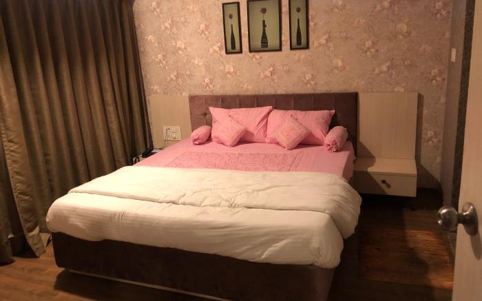 WEEKEND ADDRESS SUITE ROOM