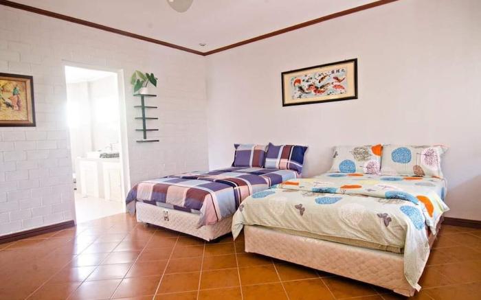 Tagaytay Canyon Woods Brick House