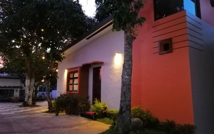 Jonas' House(Strictly upto 14pax, No Pets allowed)